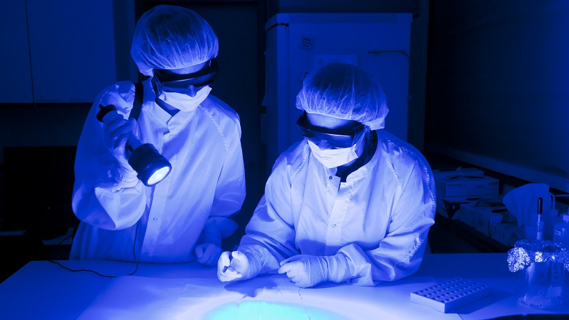 Hoe kunnen we contaminatie opsporen bij forensisch DNA-onderzoek?